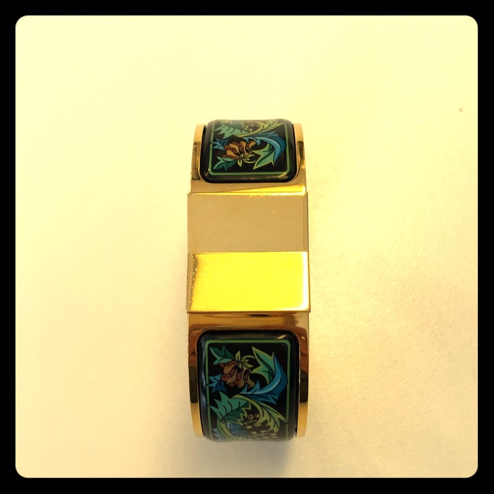 Hermès bracelet and earrings.